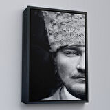 Altın Çerçeveli Atatürk Portre Tablosu Mustafa Kemal Atatürk Dikdörtgen Dekoratif Kanvas Tablo