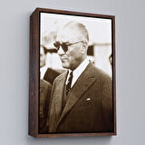 Kahverengi Çerçeveli Atatürk Portre Tablosu Mustafa Kemal Atatürk Dikdörtgen Dekoratif Kanvas Tablo