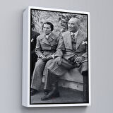 Beyaz Çerçeveli Atatürk Portre Tablosu Mustafa Kemal Atatürk Dikdörtgen Dekoratif Kanvas Tablo
