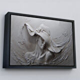 Beyaz Çerçeveli Kabartma Görünümlü Şapkalı Kadın Kanvas Duvar Tablosu