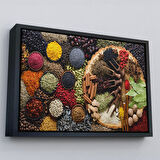 Siyah Çerçeveli Mutfak Masasın da Baharatlar Dekoratif Kanvas Duvar Tablosu