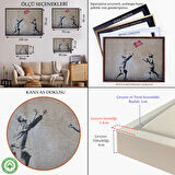 Siyah Çerçeveli Banksy Stencil'in Top Oyunları Yok İsimli Eseri Kanvas Tablo