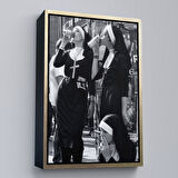 Siyah Çerçeveli Asi Rahibeler Kanvas Tablo, İçme ve Sigara Parodisi, Siyah Beyaz Sokak Sanatı