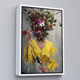 Siyah Çerçeveli Çiçek Başlı Kadın Kanvas Tablo