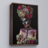 Siyah Çerçeveli Güzel Kızın Cadılar Bayramı Makyajı Duvar Tablosu