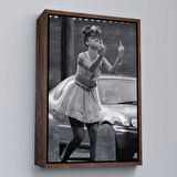 Beyaz Çerçeveli Beyonce Umrumda Değil Haraketi Duvar Tablosu