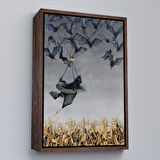 Siyah Çerçeveli Tarla Farelerinin Üstünden Yarasaların Yardımı ile Uçan Kara Kedi Tablosu