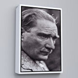 Beyaz Çerçeveli Mustafa Kemal Atatürk Yakın Çekim Duvar Tablosu