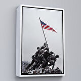 Beyaz Çerçeveli Amerika Bayrağı Diken Askerler Dekoratif Duvar Tablosu