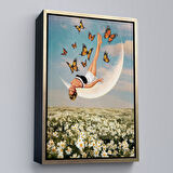 Beyaz Çerçeveli Papatya Tarkası Üzerındeki Mutlu Kadın Duvar Tablosu