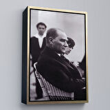 Altın Çerçeveli İskembe'de Oturan Mustafa Kemal Atatürk Tablosu