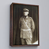 Kahverengi Çerçeveli Atatürk Portre Tablosu Türkiye Cumhuriyeti Kurucusu Mustafa Kemal Atatürk Dekoratif Tablo