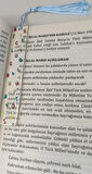 Epoksi Şeffaf zemin içerisinde renkli parlak karışık harfler içeren kitap ayracı