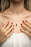Kare Model Zümrüt Taşlı Rose Kaplama Gümüş Kolye