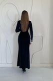 Modavera Siyah Önü Yırtmaçlı Güllü Elbise