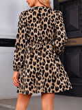 Modavera Kadın Uzun Kollu Kruvaze Yaka Kemerli Desenli Mini Leopar Elbise