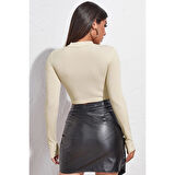 MARSiLYAN- Kadın Ekru Göğüs Dekolteli Uzun Kollu Cut Out Crop Top Bluz