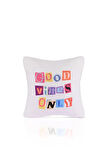 Good Vibes Only Renkli Kolaj Yazılı Kırlent Kılıfı – 43x43cm