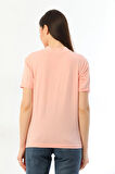Kallima Pembe Dik Yaka Rahat Kalıp %100 Pamuk T-shirt