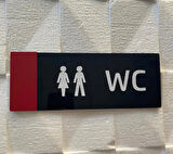 Kırmızı Detaylı Wc Yönlendirme Levhası