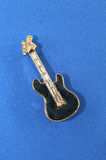 Taşlı gitar broş. Yaka iğnesi gitar broş. Taşlı tasarım broş. Kadın broş. Erkek broş. Gitar broş