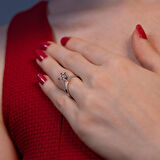  G Renk Toplam 0.52 Karat Pırlanta Kolu Taşlı Tektaş Yüzük