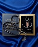 Seyhan Soylu Shop - Luxury Seri Kitap Kutulu Kadın Takı Seti Ve Tesbih Kombin - Kolye Küpe Yüzük Bileklik Ekstra Boncuk Bileklik 6 Parça Hediyelik - Doğum Günü Yıl Dönümü Sevgililer Günü
