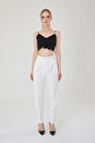 	Kadın Beyaz Dar Kesim Kumaş Pantolon