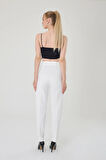 	Kadın Beyaz Dar Kesim Kumaş Pantolon