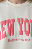 Kadın Ekru New York Baskılı Bisiklet Yaka Uzun Kollu Oversize Pamuklu Sweatshirt - Kadın Sweatshirt
