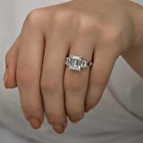 Gümüş Beyaz Baget Taşlı Kadın Yüzük