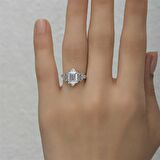 Gümüş Beyaz Baget Taşlı Kadın Yüzük