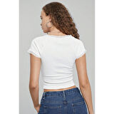 MARSiLYAN- Kadın Beyaz Göğsü ve Kolları Dantelli Fiyonklu Kısa Kol Crop Top Bluz