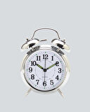 Dekoratif Yuvarlak Gümüş Sessiz Işıklı Masa Üstü Çalar Saat Alarmlı ve Şık Tasarım