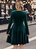 MDB Kadın Uzun Kollu Kruvaze Yakalı Toka Detaylı Mini Kadife Elbise