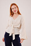 Ön Bağlamalı Volan Kol Ekru Bluz