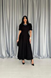 Siyah Etek Yanları Büzgülü Balon Kollu Elbise