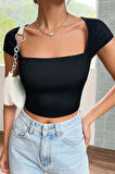Kadın Siyah Kare Yaka Yarım Kol Göğüs Dekolteli Crop Top Bluz