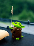 Baby Yoda Figürlü Not Tutucu Masaüstü Not Tutacağı Metal Kıskaç Notluk