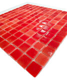 Mutfak tezgah arası, Havuz, Banyo, Sauna, Spa, iç , dış, zemin, duvar, kaplama ve dekorasyon uygulamalarında tüm yüzeyler için, 25x25mm. Kırmızı, 31.5x31.5cm. Fileli Cam Mozaik.