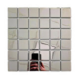 Mutfak tezgah arası ve iç mekan kaplama ve dekorasyon uygulamaları için, 48x48mm. Gümüş Krom, 30x30cm. Fileli Kristal Mozaik.