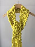 El Örgüsü Saf Yün Chunky Wool Sarı Kadın Atkı