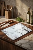 Beyaz Mermer Desenli Cam Kesme ve Sunum Tahtası – Temperli Cam, 25×35 cm