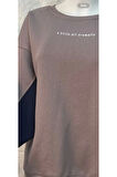 Kadın Rahat Kesim İçi Şardonlu Oversize Slogan Baskılı Sweatshirt