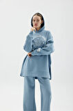 UZUN TUNIC BOY OVERSIZE KAPŞONLU BASKILI YIRTMAÇLI SWEATSHIRT
