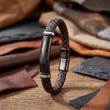 Moncuk Design İsim Yazılabilir Kırmızı Siyah Deri Ve Siyah Titanyum Kilit Bileklik 33513B15D7