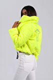 Markano Neon Yeşil Sırtı Taş Baskılı Dik Yaka Kısa Şişme Mont
