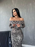 ModaSize Kadın Madonna Yaka Dalgıç Kumaş Leopar Desen Maxi Boy Derin Yırtmaçlı Elbise