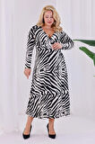 Kadın Siyah Beyaz Zebra Desen Kruvaze Yaka Büyük Beden Esnek Maxi Elbise