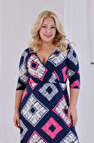 Kadın Lacivert Pembe Geometrik Desen Kruvaze Yaka Beli Lastikli Büyük Beden Elbise